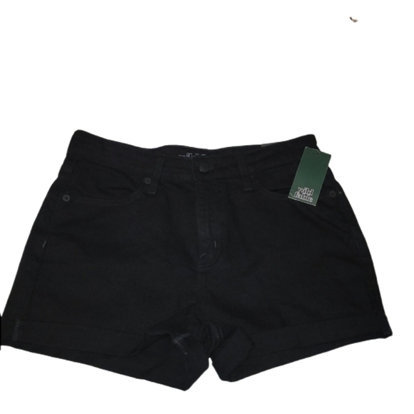 NEW!!!! Women's Shorts - Picture 1 of 4